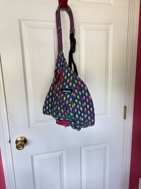 Kavu Navy Sling Bag with Multicolor Popsicle Print! lots of pockets! Good used